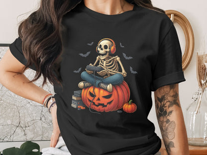 Funny Halloween Skeleton Gamer Video Gaming Spooky controller T-Shirt